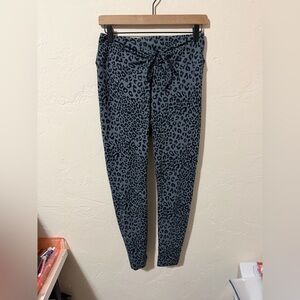 PINK Victoria's Secret Gray and Black Leopard Print Leggings